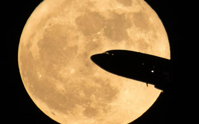 Panduan Langit November 2026: Planet, Meteor, dan Supermoon