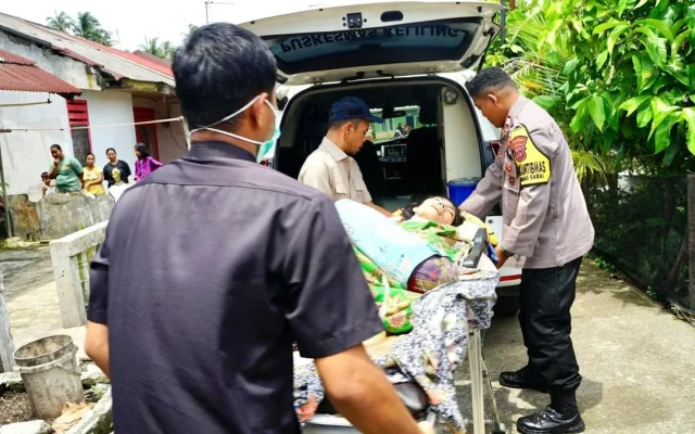 Gustina Putri yang 10 Tahun Koma Dibawa ke RSUP M Djamil