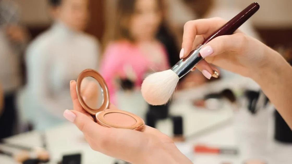 Tren Makeup Anti-Blush: Pengertian dan Panduan Warna