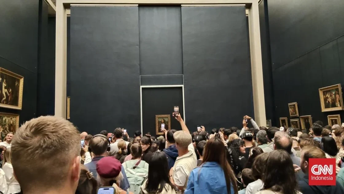 Pesona Lukisan Monalisa di Museum Louvre Paris