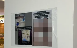 Poster Wanita Tanpa Busana Ditempel di Mal Gresik